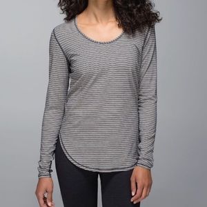 Lululemon 5 year LS in pine stripe Heather